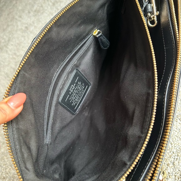 Coach large crossbody - Picture 8 of 8